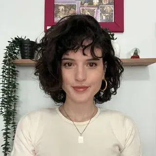 Psk. İrem Yanık — Psikoloji, Samsun. Portre fotoğrafı.
