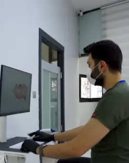 Dt. Faruk Tahsin Işıklar profilinde yer alan galeri fotoğrafı.