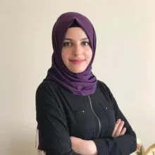 Dkt. Merve Demir — Dil ve Konuşma Terapisi. Portre fotoğrafı.