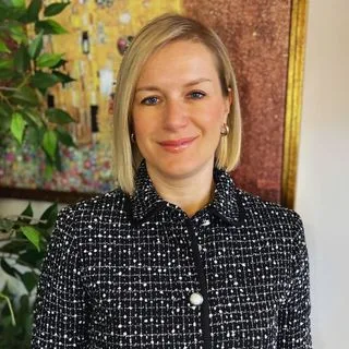 Kl. Psk. Burcu Ceylan Çetin — İstanbul. Portre fotoğrafı.