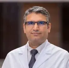Prof. Dr. Ebubekir Şenateş — Gastroenteroloji, Şişli, İstanbul. Portre fotoğrafı.