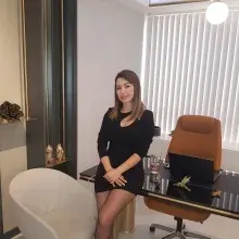 Dyt. Melike Aykol Özkan — Diyetisyen, Karşıyaka, İzmir. Portre fotoğrafı.