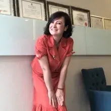 Uzm. Dr. Sevil Özdöl — Dermatoloji, Çankaya, Ankara. Portre fotoğrafı.