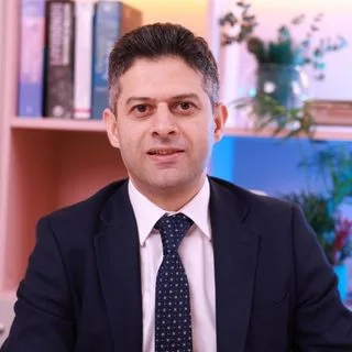Prof. Dr. Salih Taşkın — Kadın Hastalıkları Ve Doğum, Ankara. Portre fotoğrafı.