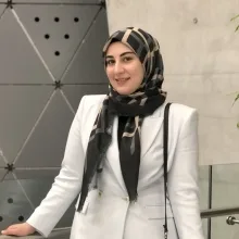 Psk. Elif İş — Psikoloji. Portre fotoğrafı.