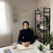 Psk. Hanife Ersöz Alpaydın — Psikoloji, İstanbul. Portre fotoğrafı.