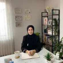 Psk. Hanife Ersöz Alpaydın — Psikoloji, İstanbul. Portre fotoğrafı.
