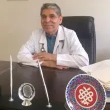 Prof. Dr. Ali Çelik — İzmir. Portre fotoğrafı.