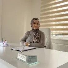 Psk. Pınar Esra Turan — Manisa. Portre fotoğrafı.