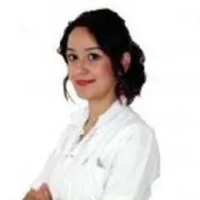 Dyt. Serap Akçay — Diyetisyen. Portre fotoğrafı.