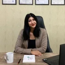 Dyt. Ebru Doğru — Diyetisyen, İstanbul. Portre fotoğrafı.