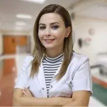 Uzm. Dr. Afat Gafarova/Garayeva — Kardiyoloji, Çiğli, İzmir. Portre fotoğrafı.