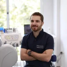 Dr. Dt. Münip Çolakoğlu — İstanbul. Portre fotoğrafı.