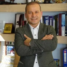 Prof. Dr. Abdullah Armağan — Üroloji, Fatih, İstanbul. Portre fotoğrafı.