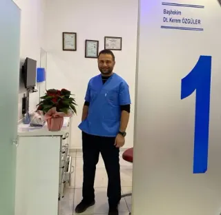 Dt. Kerem Özgüler profilinde yer alan galeri fotoğrafı.