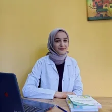 Dyt. Melike Özden — Diyetisyen, Sivas. Portre fotoğrafı.