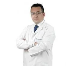Uzm. Dr. Muhittin Pekuz — İç Hastalıkları, Osmangazi, Bursa. Portre fotoğrafı.
