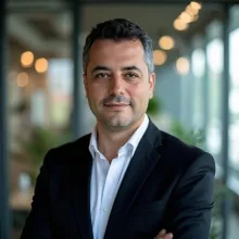 Doç. Dr. Ender Sir — Keçiören, Ankara. Portre fotoğrafı.