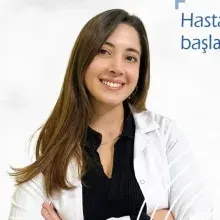 Kl. Psk. Esra Kılınç Yıldırım — Psikoloji, İstanbul. Portre fotoğrafı.