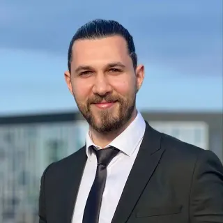 Op. Dr. Oğuzhan Durmuş profilinde yer alan galeri fotoğrafı.