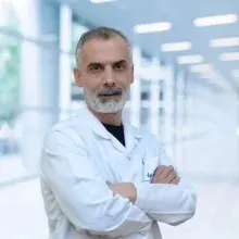 Prof. Dr. Necmettin Çolak — Kalp Ve Damar Cerrahisi, Ankara. Portre fotoğrafı.
