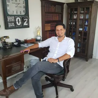 Dr. Öğr. Üyesi Zengibar Özarslan profilinde yer alan galeri fotoğrafı.