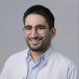 Dr. Dt. Kaan Kahya — İstanbul. Portre fotoğrafı.