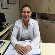 Dr. Dt. Deniz Gencer — Ankara. Portre fotoğrafı.
