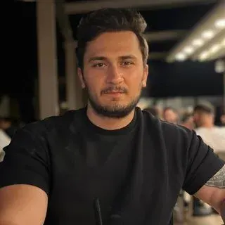 Psk. Ömer Çağlar Bozat — Psikoloji, İstanbul. Portre fotoğrafı.