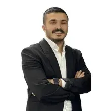 Psk. Oğuz Alperen Kaya — Psikoloji, İstanbul. Portre fotoğrafı.