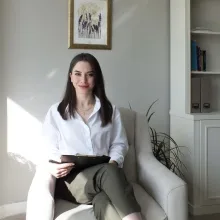Uzm. Dr. Begüm Bıldırcın Sakarya — Psikiyatri, Tekirdağ. Portre fotoğrafı.