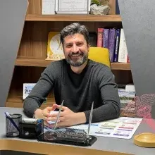 Op. Dr. Cem Oruç — Genel Cerrahi, İstanbul. Portre fotoğrafı.