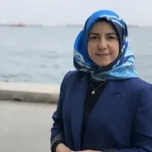 Kl. Psk. Esra Korkmaz Aciyan — Psikoloji, İstanbul. Portre fotoğrafı.