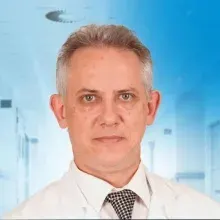 Uzm. Dr. Eşref Gürsel — Ortopedi Ve Travmatoloji, Küçükçekmece, İstanbul. Portre fotoğrafı.