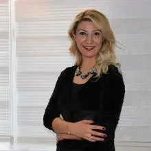 Uzm. Dr. Ebru Akçakanat — Ankara. Portre fotoğrafı.