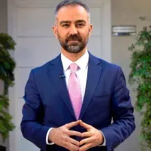 Op. Dr. Veysel Öztürk — Göz Hastalıkları, Çankaya, Ankara. Portre fotoğrafı.