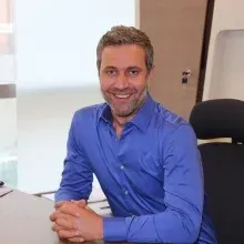 Dr. Mehmet Faruk Yavuz — Pratisyen, İstanbul. Portre fotoğrafı.