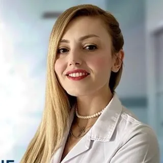 Op. Dr. Özlem Çöloğlu — Çocuk Cerrahisi, Esenyurt, İstanbul. Portre fotoğrafı.