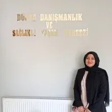 Dyt. Zeynep Yılmaz — Diyetisyen, Sakarya. Portre fotoğrafı.