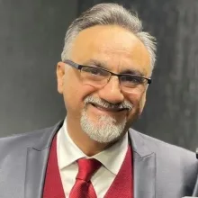 Uzm. Dr. Turgay Baz — Çocuk Sağlığı Ve Hastalıkları, Bursa. Portre fotoğrafı.