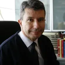 Dr. Asil Onay — İstanbul. Portre fotoğrafı.