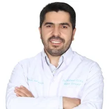 Dt. Mahmut Özel — Diş Hekimi, Mardin. Portre fotoğrafı.