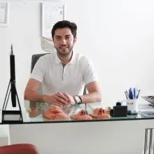 Op. Dr. Giray Genç — Plastik Rekonstrüktif Ve Estetik Cerrahi, Ankara. Portre fotoğrafı.
