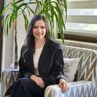 Kl. Psk. Merve Kayacı Emre — Psikoloji, Çankaya, Ankara. Portre fotoğrafı.