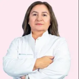 Uzm. Dr. Leyla Tuncer — Göğüs Hastalıkları, Beşiktaş, İstanbul. Portre fotoğrafı.