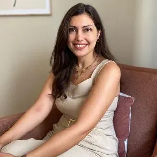 Uzm. Dr. Bilge Didem Tunalı — Çocuk ve Ergen Psikiyatrisi, İstanbul. Portre fotoğrafı.