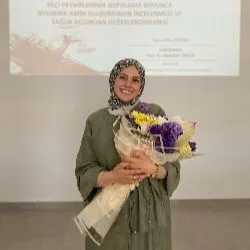 Uzm. Dyt. Ravza Nur Sözen — Diyetisyen, Konya. Portre fotoğrafı.