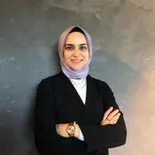 Kl. Psk. Beyzanur Yılmaz — Psikoloji, İstanbul. Portre fotoğrafı.