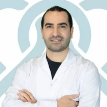Op. Dr. Sedat Avşar — Plastik Rekonstrüktif Ve Estetik Cerrahi, Ankara. Portre fotoğrafı.