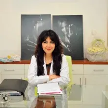 Dr. Gül Fennibilek — Sertifikalı Medikal Estetik, Adana. Portre fotoğrafı.